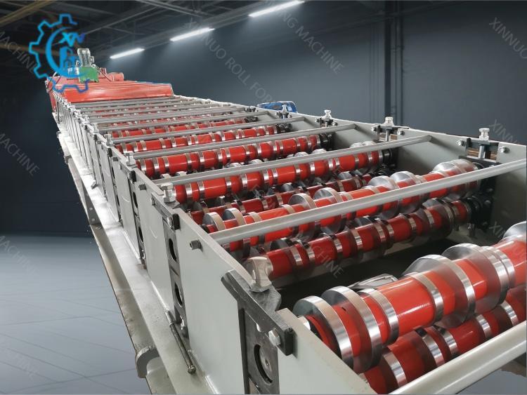 Deck Floor Roll Forming Machine