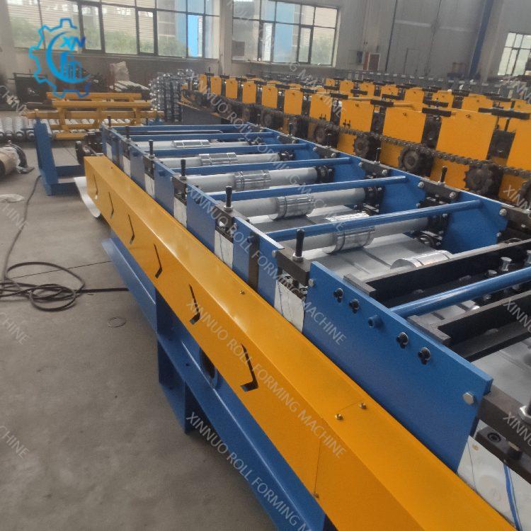 Metal Deck Roll Forming Machine