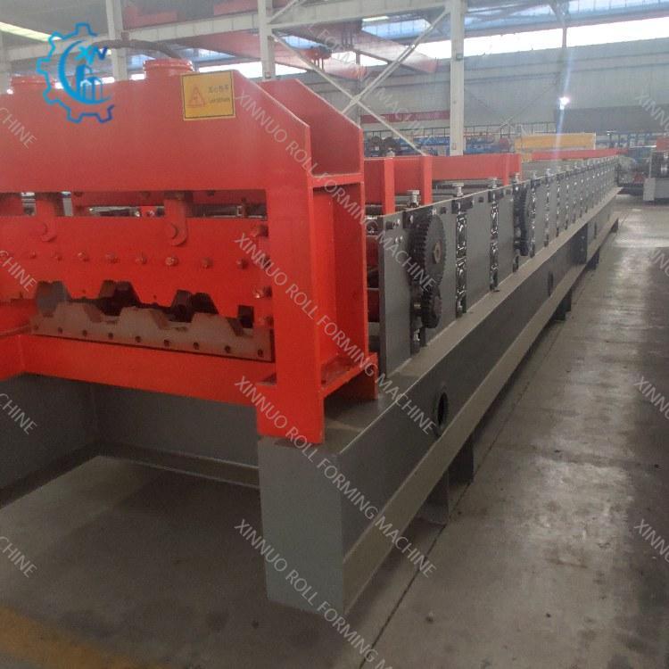 Metal Deck Forming Machine